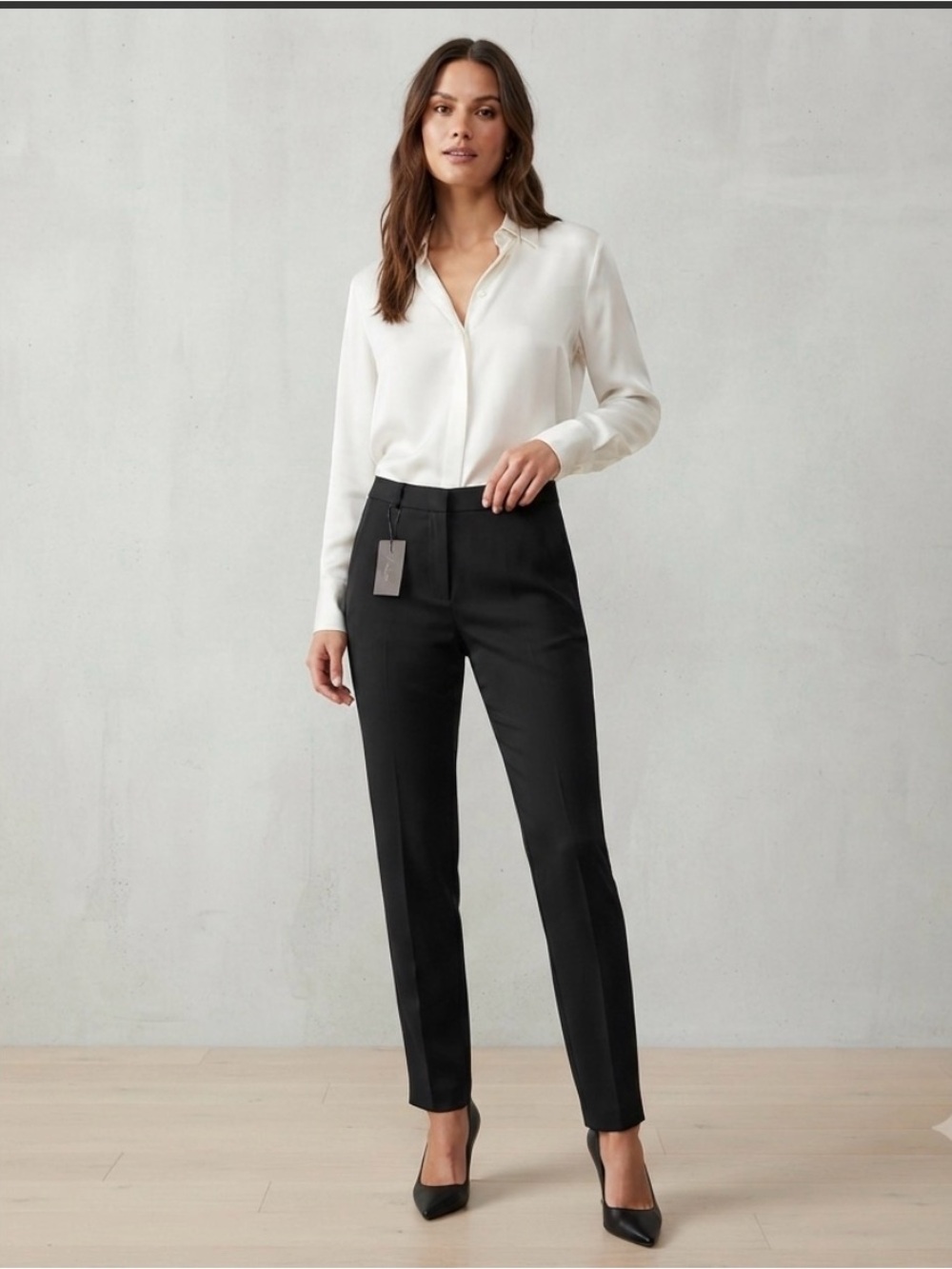 NWT Babaton Aritzia James Classic Rise Slim Leg Pants – Black – Size 4